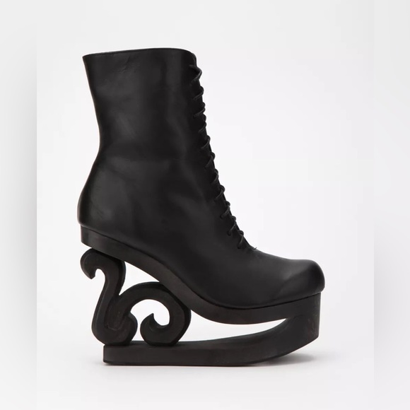 *ISO*  searching for these Jeffrey Campbell Skate boots in Black on black!! - Picture 1 of 1